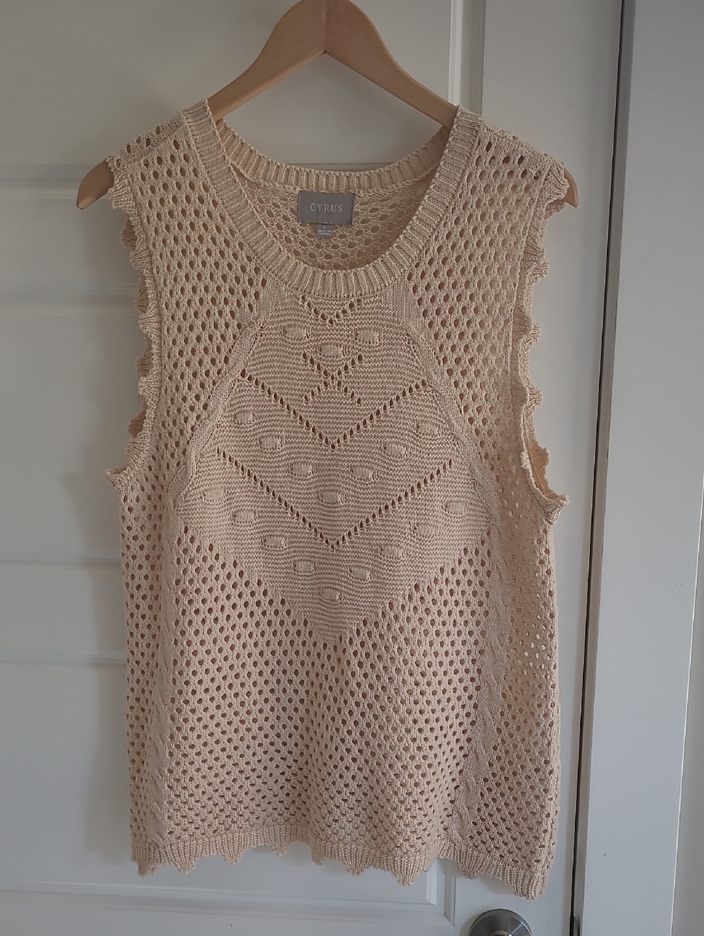 Cyrus Crochet Sleeveless Top. Size L